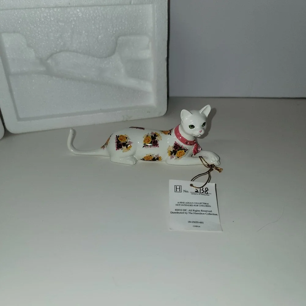 Hamilton Collection Figurine White Cat Floral White‎ Cat Limited Edition #2/38